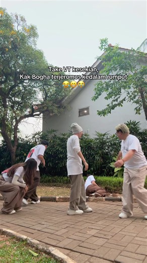 Bogha Terjerumus ke Dalam Rumput: Detik-detik Lucu & Reaksi Teman