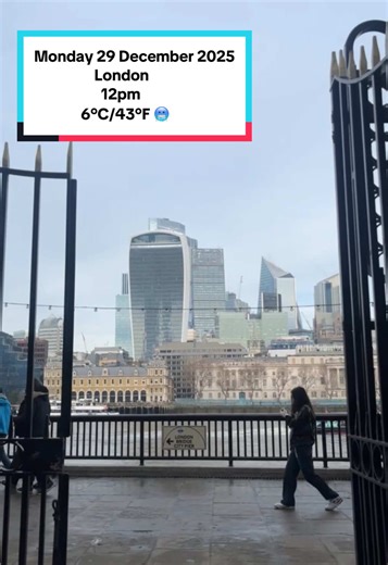 🚧 Watch yesterday’s video for London Eye road restrictions if you’re travelling in central London today or tomorrow. ☁️ Today – Monday 29 December Another grey winter day with highs of 6°C/43°F ❄️ A bit breezy, not extreme, but still feeling cold throughout. ☀️ Tomorrow – Tuesday 30 December More sunshine on the way ☀️ but don’t be fooled - a north-easterly wind will make it feel much colder than today. Enjoy the sun while it lasts! 👕 Outfit Suggestions Warm coat 🧥 thick jumper 🧶 scarf 🧣 gl