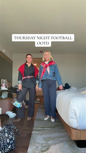 Happy TNF!!!! ❤️💙❤️💙❤️ @kittylomu | Caleb Williams