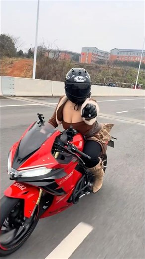 Beautiful pretty good motorcycles girl I love it #moto #race #bikergirl