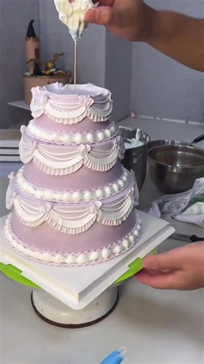 Vintage Cake Decorating Tutorial for Beginners