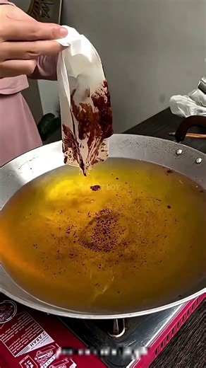 Cleaning cooking oil technique