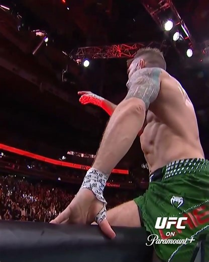 Give it up one final time! #ufcseattle