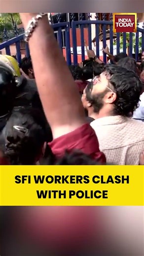 NEET Paper Leak Protest: SFI and Police Clash in Thiruvananthapuram | Keralam