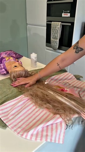 Trying the VIRAL doll hair hack 😱