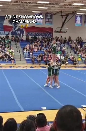 stunt showdown champions 💚 this was such a fun post season comp! 🏆 #cheer #fyp #stunt #juniorhighschool #champion @hoveyteachesorsomething @K I N S L E Y @J🌊📣 @ryann.garza0 & MALEY