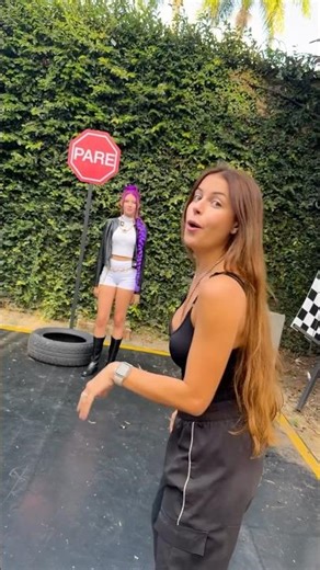 O CHÃO É LAVA COM AS GUERREIRAS DO KPOP !! #shorts