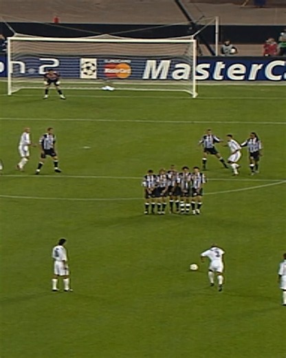 Roberto Carlos free-kick 😱#UCL