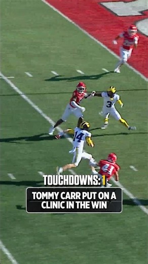 Tommy Carr was doing it all out there for Michigan #football #Michigan #cfb #collegefootball