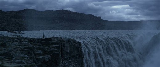 Prometheus (2012) is messier than expected, but far more compelling than its reputation suggests, Ridley Scott leans into origin myth and cosmic dread, and even when it misfires, the imagery and mood linger long after.