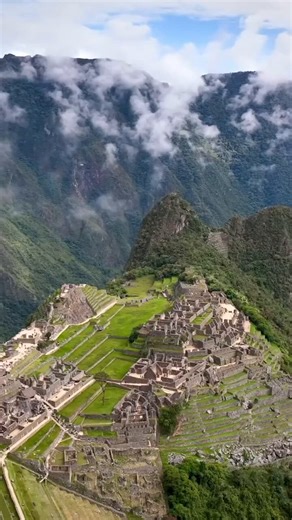 Was talking to a buddy heading to Peru 🇵🇪 soon...He kept listing off all these random spots, hikes, treks, etc.Never once mentioned Machu PicchuI finally interrupted him and asked, "You're definitely going to Machu Picchu then, right?"He wasn't planning on itMy jaw-droppedIf you're going to Peru, you always make time to go to Machu Picchu for the first time