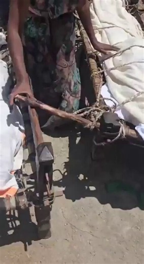 🚨 OVER 60 CHRISTIANS MASSACRED BY ISLAMISTS IN ETHIOPIAHorrific footage has emerged following attacks on Christian villages in Ethiopia’s Oromia region.The Ethiopian Orthodox Church reports more than 60 people killed. Two churches were reportedly attacked, homes destroyed,