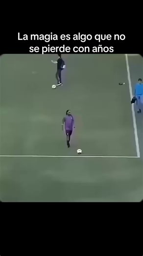 El mago siempre haciendo magia.