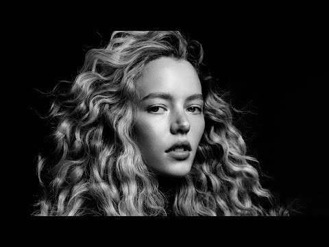 J. Sintoni - The Red Suit