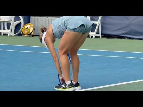 WTA Tennis Star Magda Linette Practicing Taking the Ball Early
