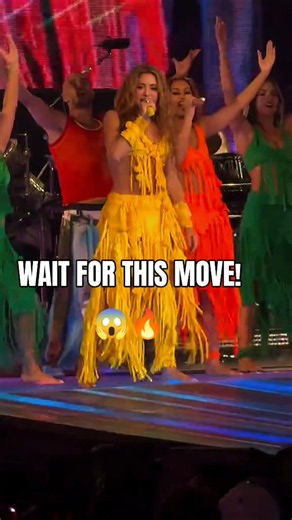 The Exact Dance Move That Broke The Stadium! 💥💃 #Shakira #CestLaVie