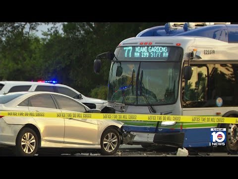 Woman dies after crashing into bus at Miami Gardens intersection