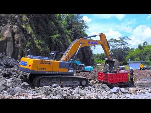 36 Ton Diggers XCMG XE370CA Tear Down Cliff Side To Open New Mountain Pass!