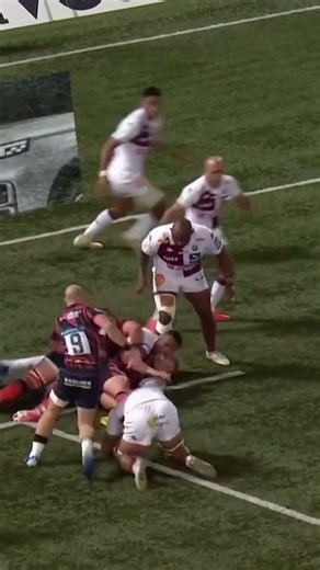 Gloucester taking the fight to the defending champions 😮‍💨 #rugby