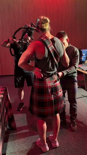 Abigail Domit in the custom Rogue Invitational Tartan Sash! 🏴󠁧󠁢󠁳󠁣󠁴󠁿🤩