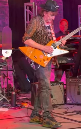 Richie Sambora rockin’ last night performing I’ll Be There For You at the Unbridled Eve eventFeels so good seeing him onstage again with a guitar in his hand singing @TheRealSambora Video Credit: Terry Ahern