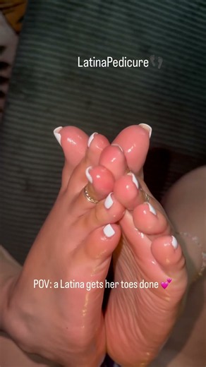 Mommy’s Latina feet oiled soles white toes #feet #soles