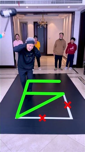 A one-stroke challenge, can you succeed? #Funny #Gathering Game Challenge #Family Game Challenge