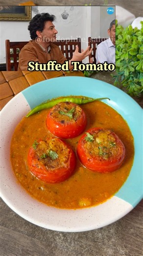 Stuffed Tomato🍅 #stuffedtomato #lunchrecipe #chefvikaskhanna #viralrecipe #tomatorecipe #curlytales