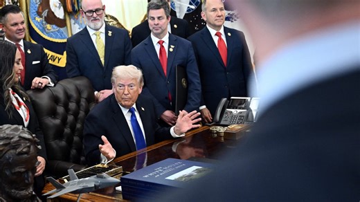 Trump signs executive order broadening access to retirement savings