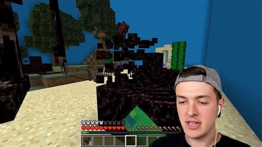 Siren Head vs scariest Minecraft bosses!