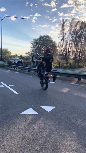 @𝖓 @lbx._brandon @odz @🦇 @IIKRaZe @Unkwn.km #ubx #bikelife #viral #footbrake #clean