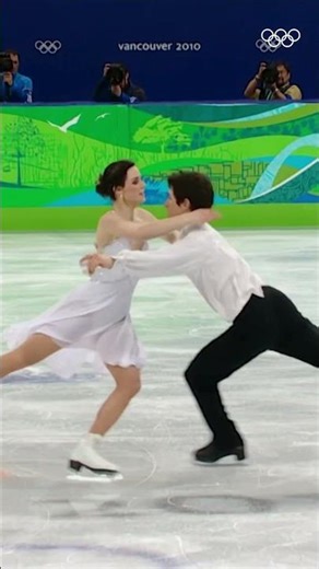 The unforgettable and mesmerising moment Tessa Virtue & Scott Moir gifted us at #Vancouver2010 ⛸️✨