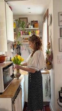 Let's make simple spring meal & dessert in my tiny Parisian kitchen! #paris #recipe #lunch #kitchen