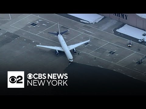 Live: Captured Venezuelan President Nicolás Maduro arrives at Stewart Airport in N.Y.