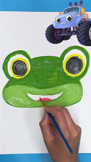Gecko Gets Painted! 🎨✨ #Shorts #GeckosGarage #NonDialogue #ArtForKids