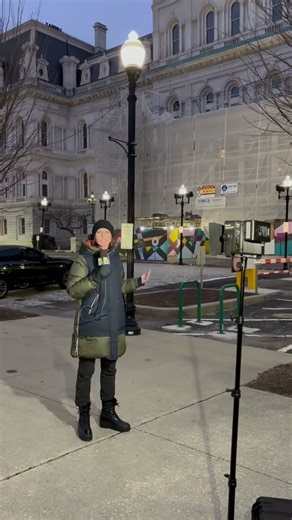 Behind the scenes: Newscast live shot