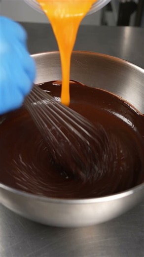 Melty Japanese Chocolate Cake 🍫 Gooey Molten Center! #Shorts