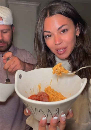 Buldak Carbonara Mac & Cheese Taste Test — Spicy Cheesey Reaction