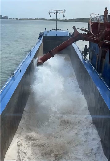 How Ships Load Sand from the Sea Bottom Explained
