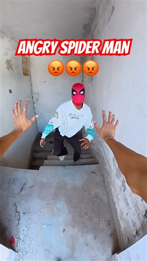 Those Angry Eyes 😡😭 #spiderman #parkour #prank #viral #santa #pop