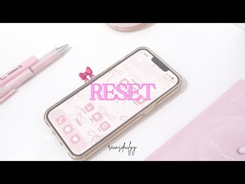 My pink aesthetic iPhone setup (iOS 18) + desk makeover 🎀