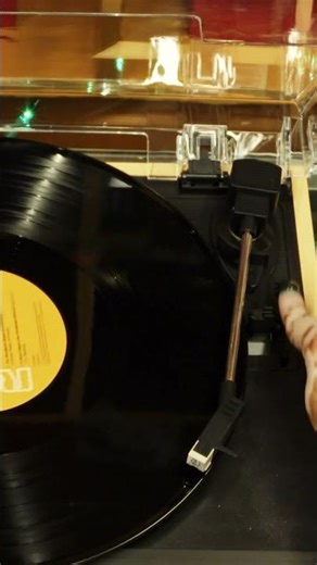 Merry Christmas Eve! 🎄 Sing the wonderful world of Christmas along with Elvis ... 🎵