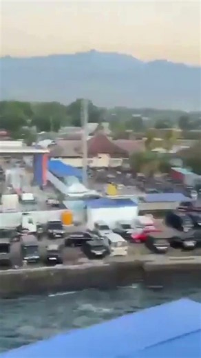 Caught On Camera: Terrifying Moment 7.7 Earthquake Strikes Indonesia | People Flee In Panic #Shorts