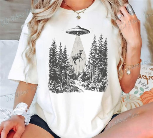 UFO Cow Abduction Tee, Alien Shirt, Funny Graphic Tee, Retro Sci Fi Shirt, Cow Lover Gift - Etsy