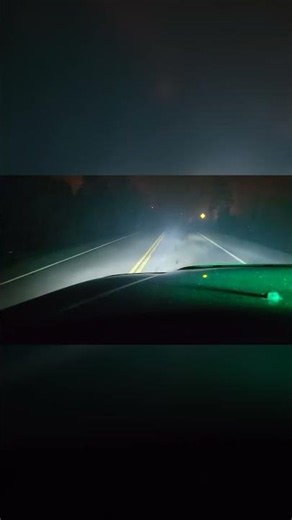 Dashcam video of active wildfire in northwestern Ontario