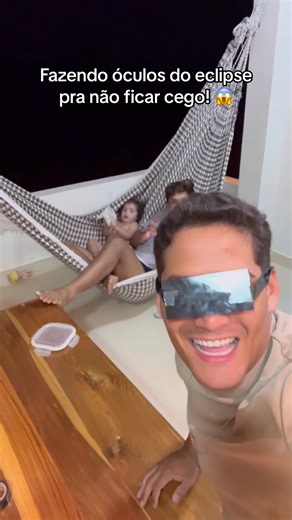 Fazendo óculos personalizados para assistir ao eclipse! 😎