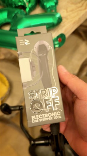 😂❤️ NOT THE ONLY STRIPPER THAT GOES TO PARTIES…The NEW OMC Strip OFF Electronic Line Remover works at a speed of under 60 SECONDS to remove 500 METRES of line! 😳 👊🏽 Also at an absolute BARGAIN price of £16.99 ! Available on omctackle.com ✅ When you use this, you’ll absolutely love it for regaining you one of the most valuable parts of life - TIME! 🤓 Not only a wonderful gift - but just a super handy compact item of tackle! 😍 Love the packaging @mrs_h_1983 #onemorecast #fishing #carpfishing