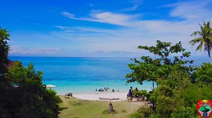 SANDIRA BEACH - STA. FE , BANTAYAN ISLAND CEBU A dazzling place to chill and unwind ❤️🔥. Be a responsible laagan. 🎶🎵🎶 Ipanumpa ko- Oh Caraga I do not own the music of this video. Credits to the owner and no copyright infringement intended. #TEAMBANGAN #SquaDRONE #StarsEverywhere #fun #travel #travelblog | TCH SnapShots N815