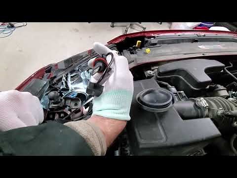 How to replace low beam and running light bulb on Ford Fusion bumper on