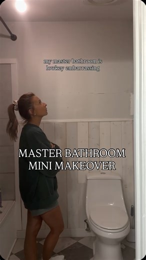 Sarah Troop•Southern Sand Interiors on Instagram: "We have basically ZERO STORAGE in our bathroom 👇 This space has been seriously overlooked in my house for too long… I HONESTLY WOULD LOVE TO GUT IT…but that is not in our budget 💁🏼‍♀️ soooo we are doing a MINI MAKEOVER in this space to make it more cohesive with the rest of my home! It’s honestly amazing what a coat of paint and a light fixture can do! 😅 The cabinets we got from Restore for 50$ and this is going to be SOO NICE adding way mor